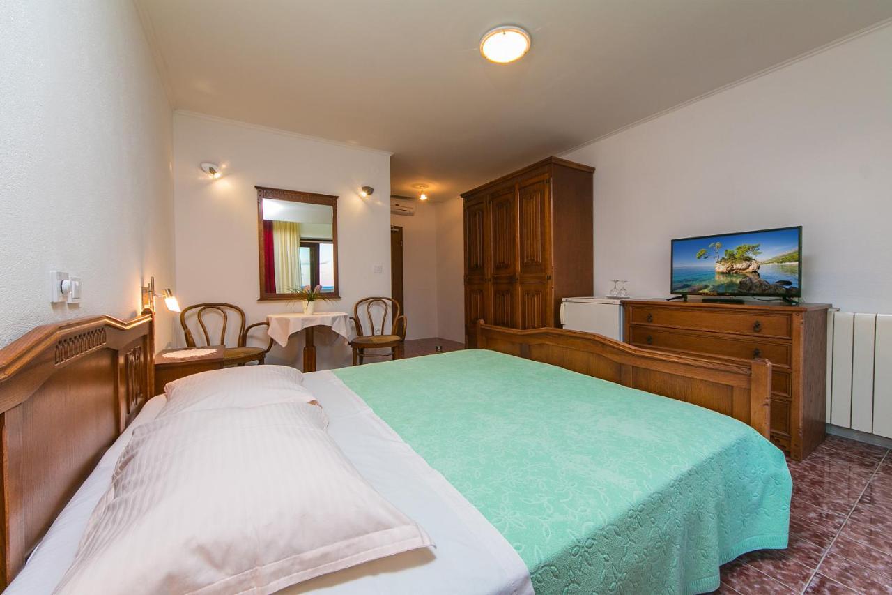 Adria Brela Apartments Luaran gambar