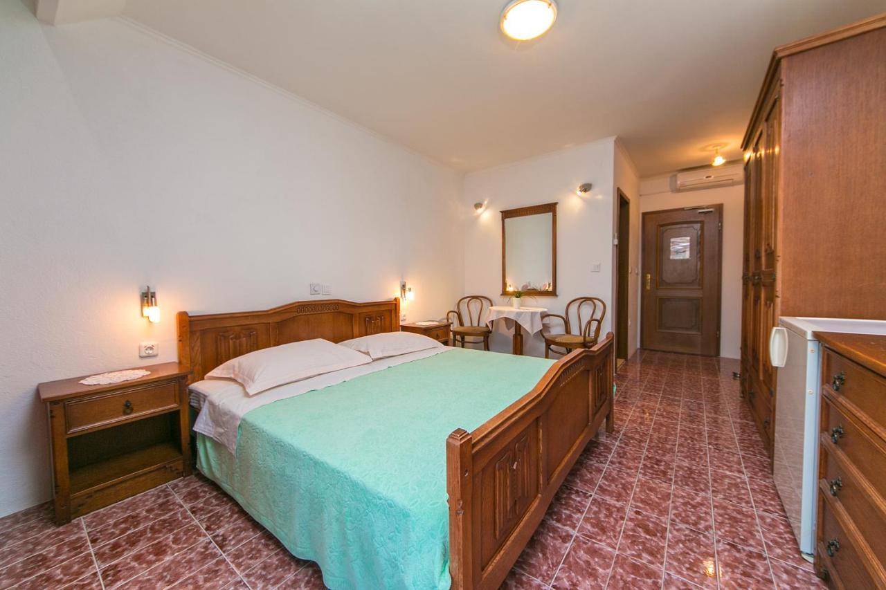 Adria Brela Apartments Luaran gambar